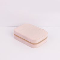 Velvet diamond grid rec...