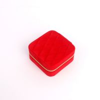 Velvet diamond grid squ...