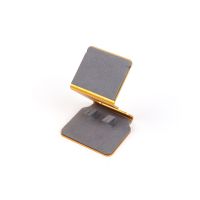 Z-shaped gold border mi...